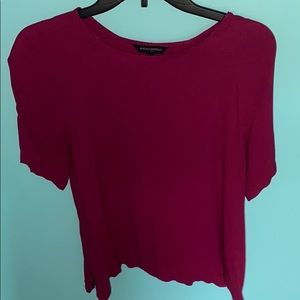 maroon tshirt